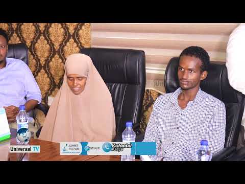 Hadiyado kala duwan oo la siiyay ardayga galay kaalinta 1-aad ee imtixaanka Qaranka.