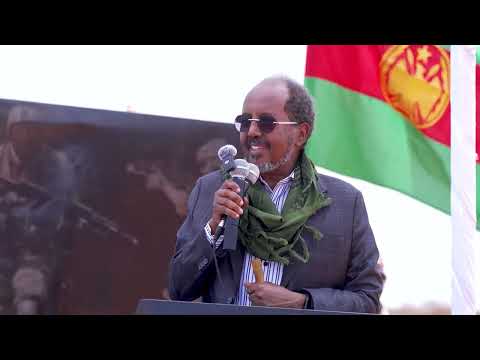 Madaxweyne Xasan Sheekh ayaa tababar u soo xiray kumannaan askari oo ka tirsan Ciidanka Xoogga Dalka
