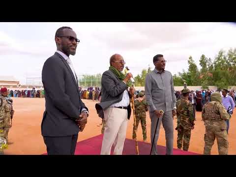 Madaxweynaha Xasan Sheekh iyo Madaxweyne QoorQoor ayaa galabta safar dhulka ah ku gaaray Cadaado.